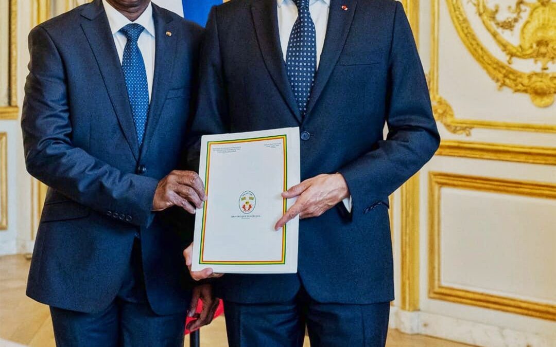 Présentation des lettres de créance à Paris